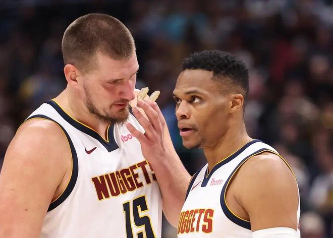 打破大O尘封记录二哥威少的历史时刻开元棋牌NBA历史连续3季场均三双(图1)